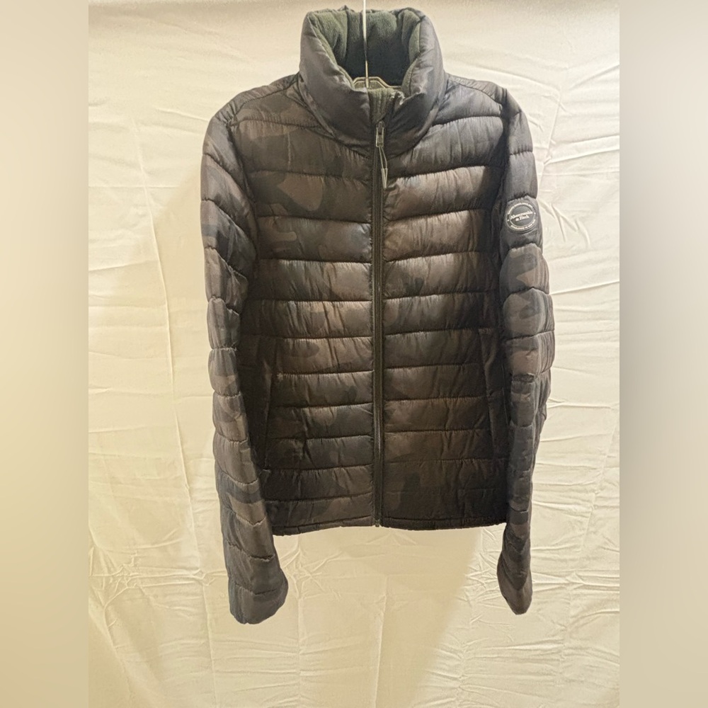 Abercrombie & Fitch Camouflage Puffer Jacket